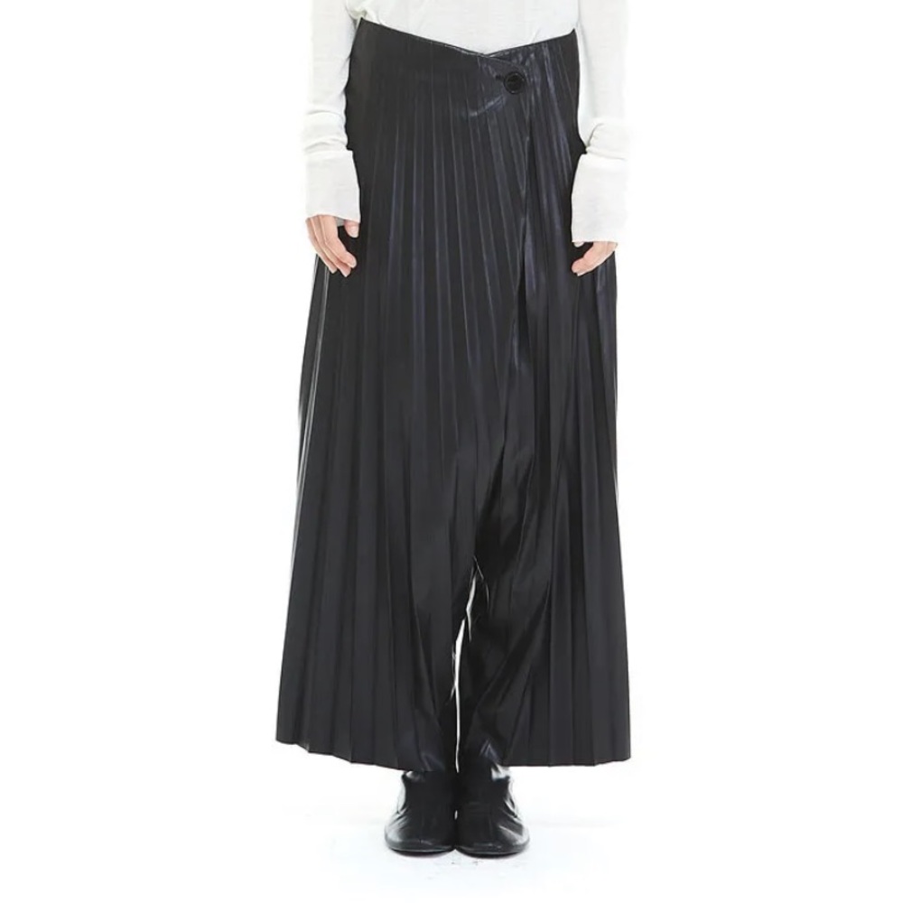 Faux leather pleated pants